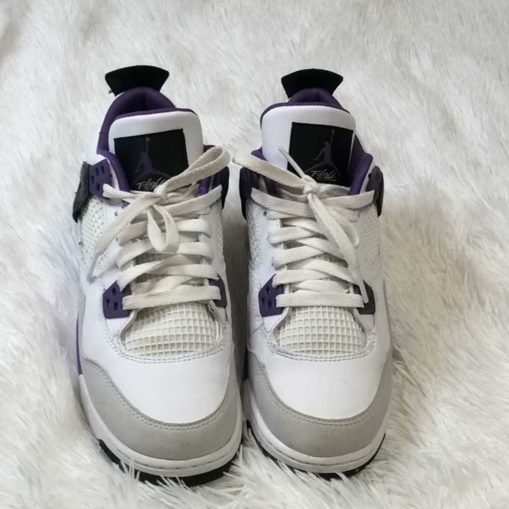 Jordan Flight retro 4s purple/white size 6 youth